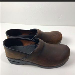 Nearly new Men’s oiled suede brown Dsnsko clog